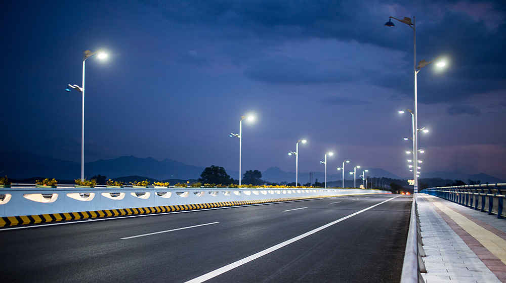 技術人員持證上崗，項目不轉包